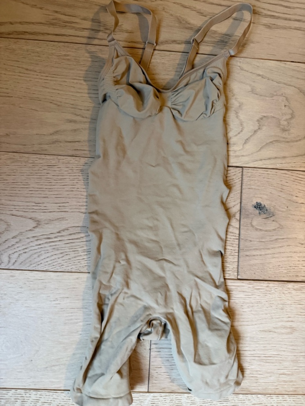 Skims shapewear size medium